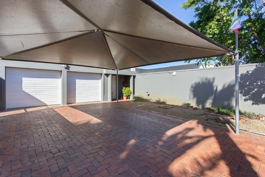 5 Bedroom Property for Sale in West Beach Western Cape